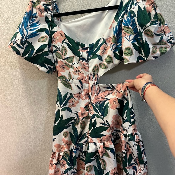 Elegant summer floral dress - Picture 2 of 5